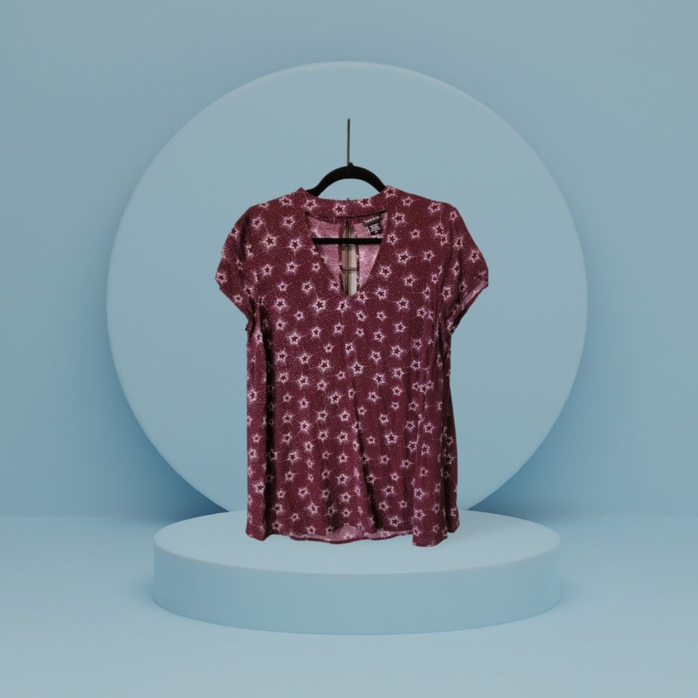 Torrid Burgundy Star Print Choker Top - Galaxy Chic in Size 00 XL!